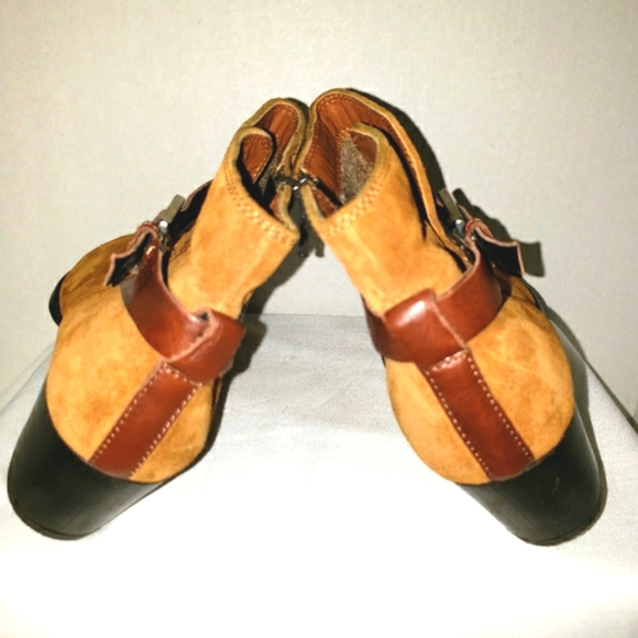 Clarks Narative Brown Suede Bootie 8 M Side Zipper Adjustable Ankle Strap. - Picture 5 of 10